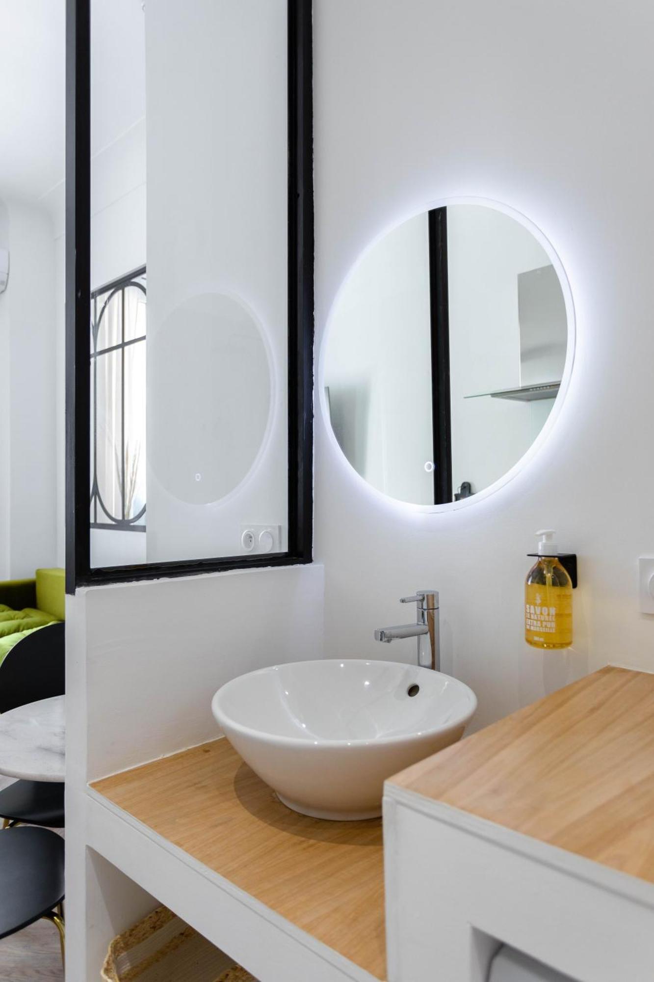 Suite Avec Baignoire Balneo A 4Min A Pied Du Vieux-Port Marseille Exterior photo
