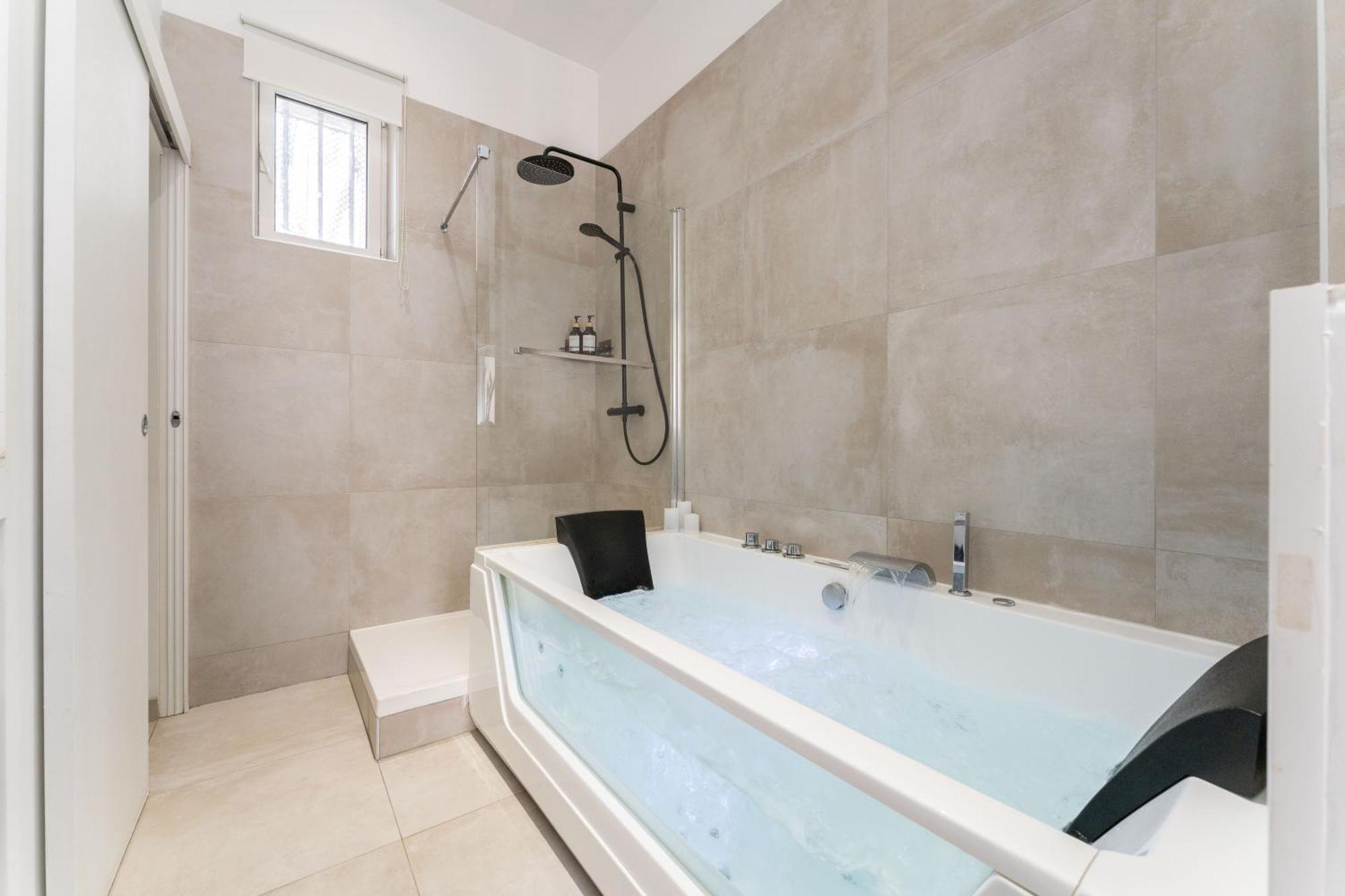 Suite Avec Baignoire Balneo A 4Min A Pied Du Vieux-Port Marseille Exterior photo
